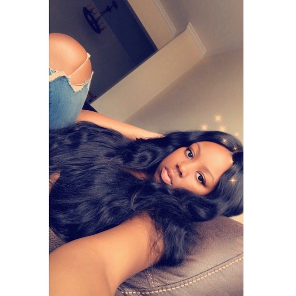 Meet your Posher, Denisha - Picture 1 of 2